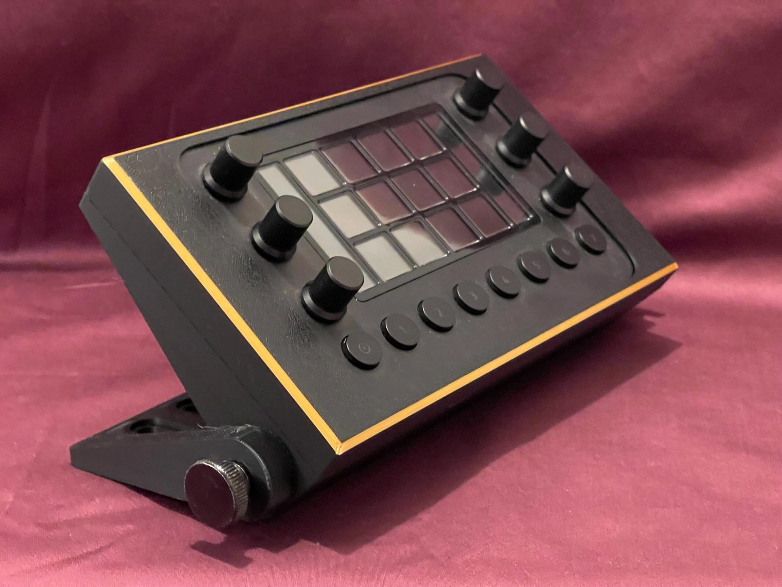 Loupedeck Live/Razer Stream Controller Rotating Holder - Image 5