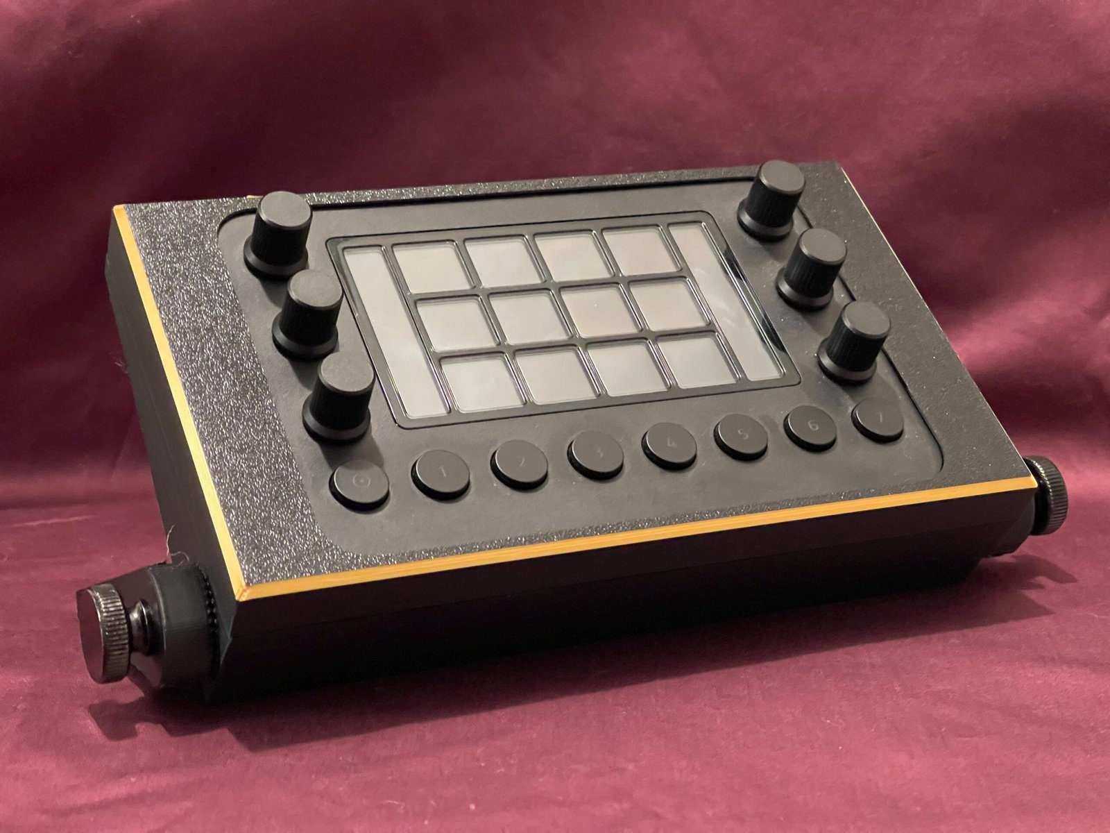 Loupedeck Live/Razer Stream Controller Rotating Holder - Image 2