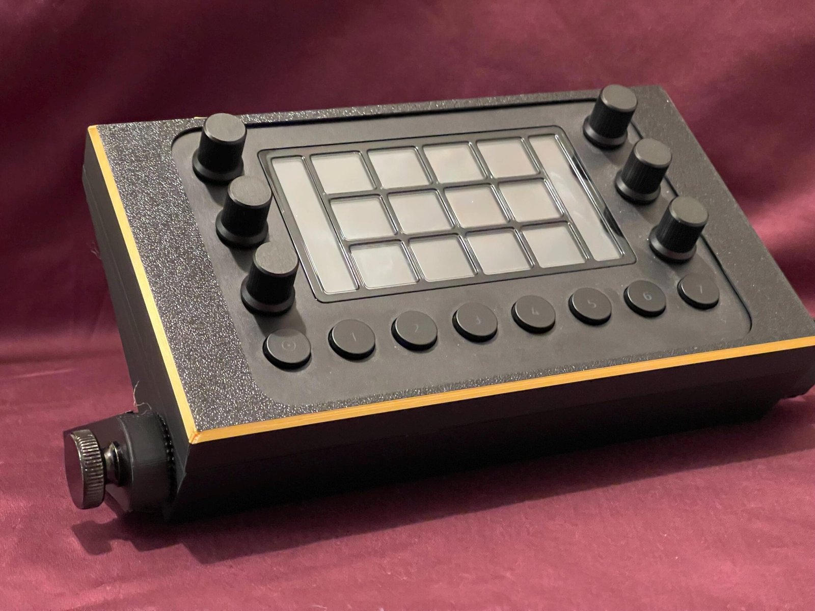 Loupedeck Live/Razer Stream Controller Rotating Holder - Image 3